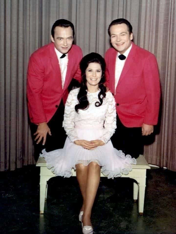 Loretta Lynn – I’m a Honky Tonk Girl