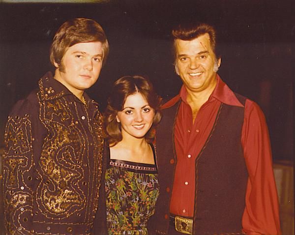 Conway Twitty & Sam Moore – Rainy Night in Georgia