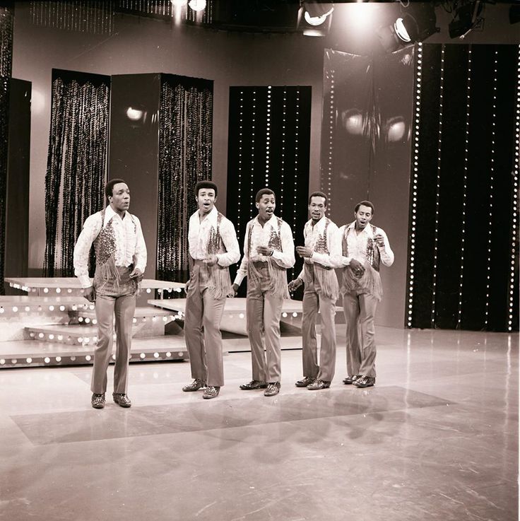 The Temptations – Standing on the Top