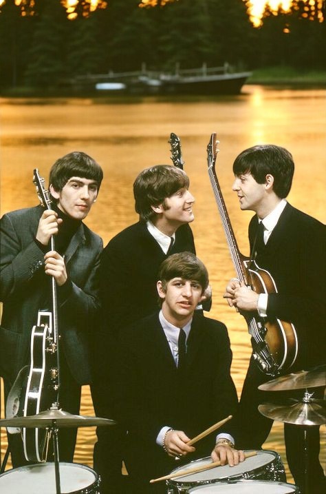 The Beatles – Can’t Buy Me Love