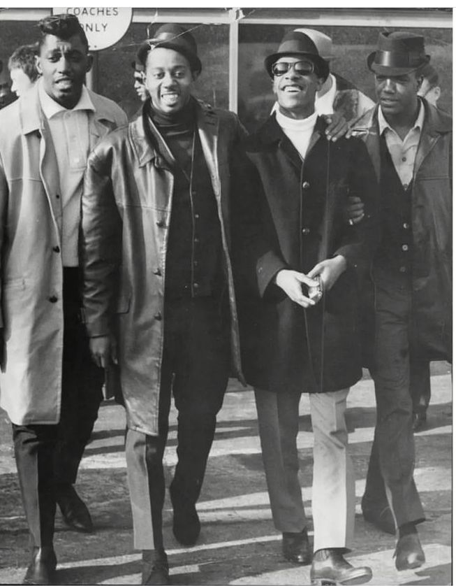 The Temptations – Hey Girl (I Like Your Style)